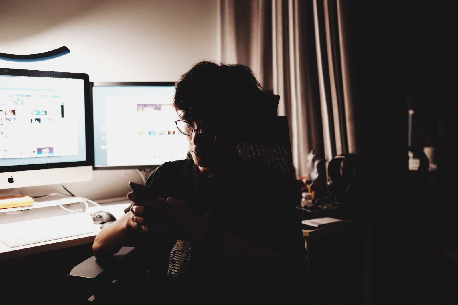 Fujifilm X-T2 sample photo. Light, man, room photography