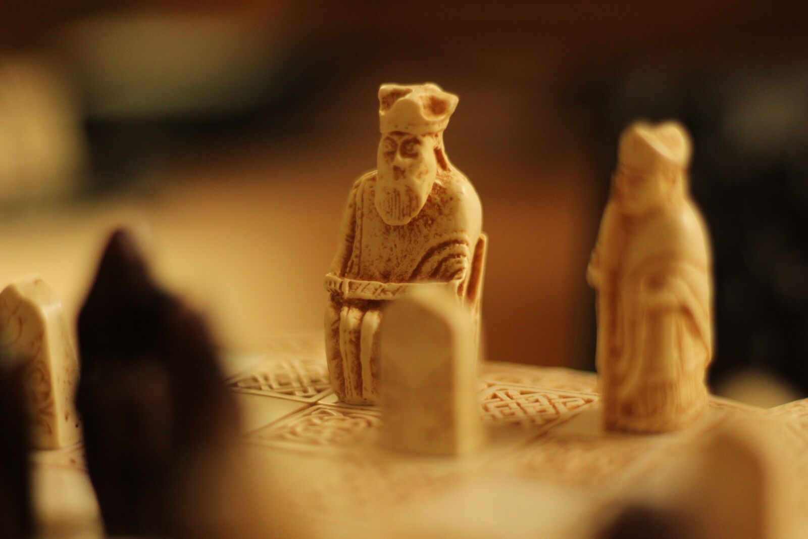 Canon EOS 1300D (EOS Rebel T6 / EOS Kiss X80) + Canon EF 50mm F1.8 STM sample photo. Chess, play, strategy photography