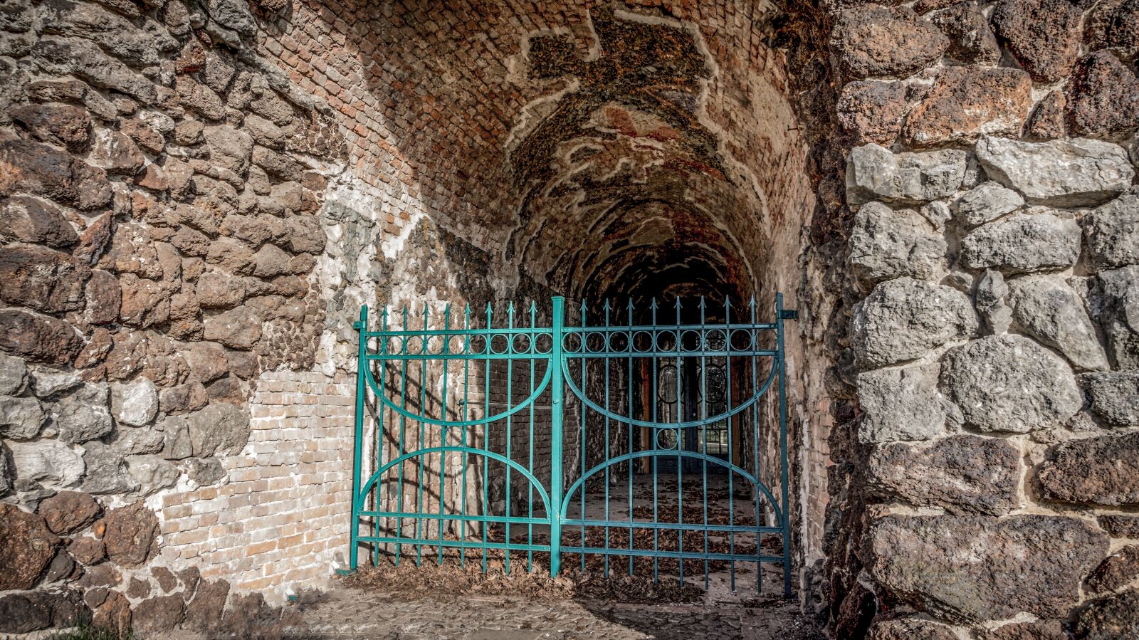 Sony Alpha a5000 (ILCE 5000) sample photo. Stone, old, architecture photography