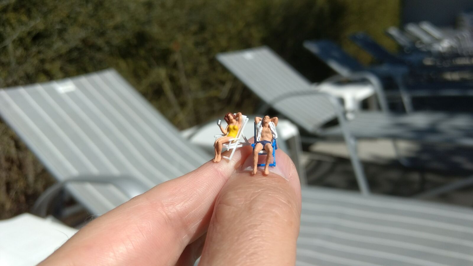 Motorola Moto G (4) sample photo. Sun, deck chair, miniature photography