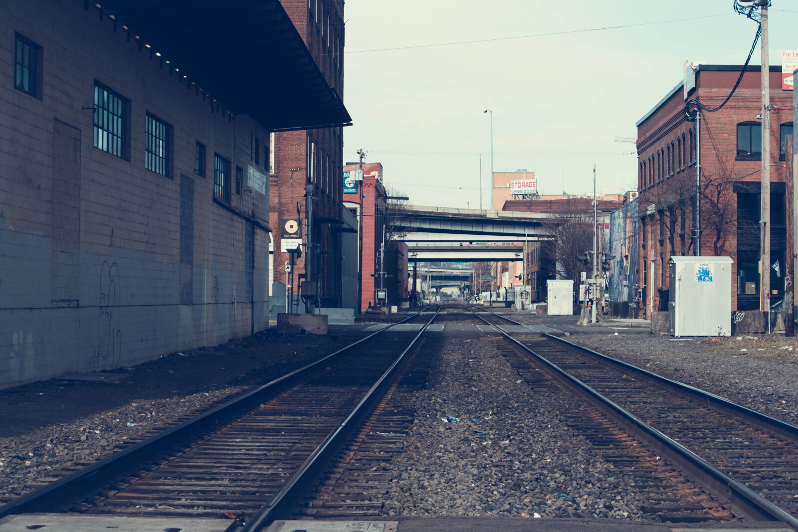 Nikon D5200 sample photo. Architecture, city, light, platform photography