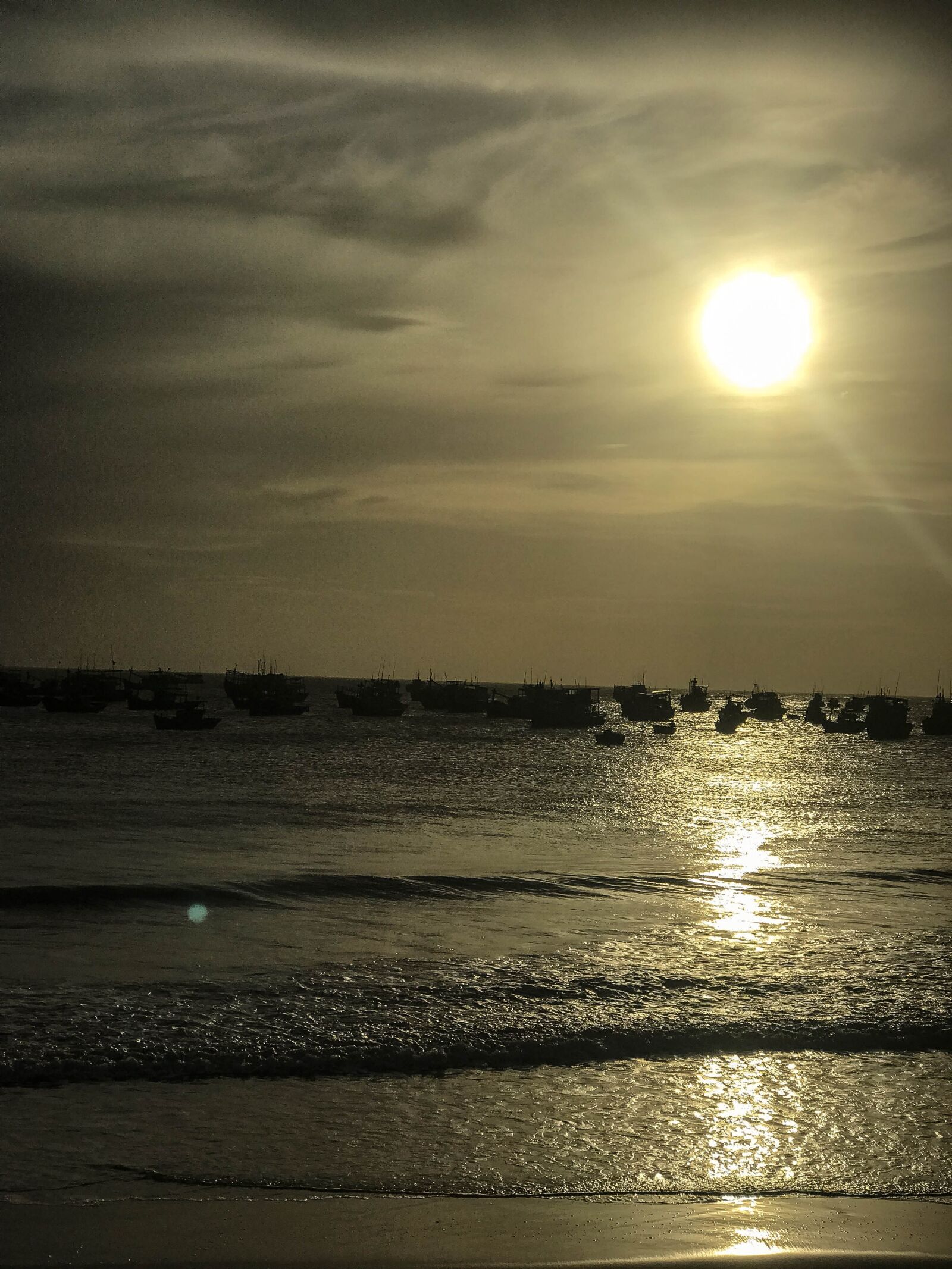 iPhone 7 Plus back dual camera 6.6mm f/2.8 sample photo. Sunset, beach, landscapes photography