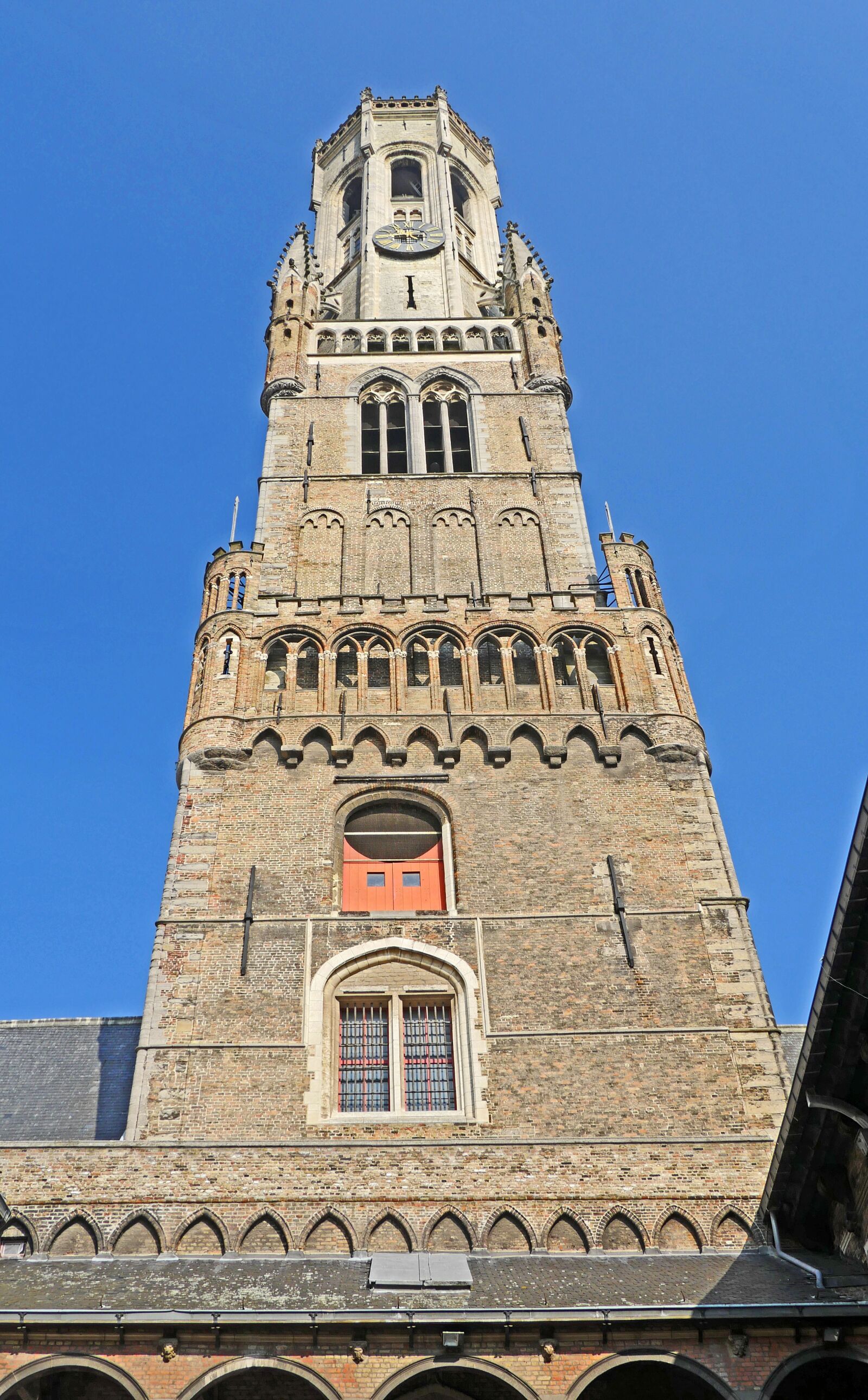 Panasonic Lumix DMC-GX8 sample photo. Bruges, belfry, courtyard photography