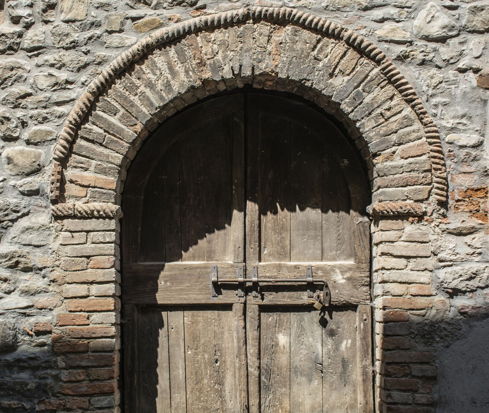 Nikon D7100 sample photo. Door, wall, entrance photography