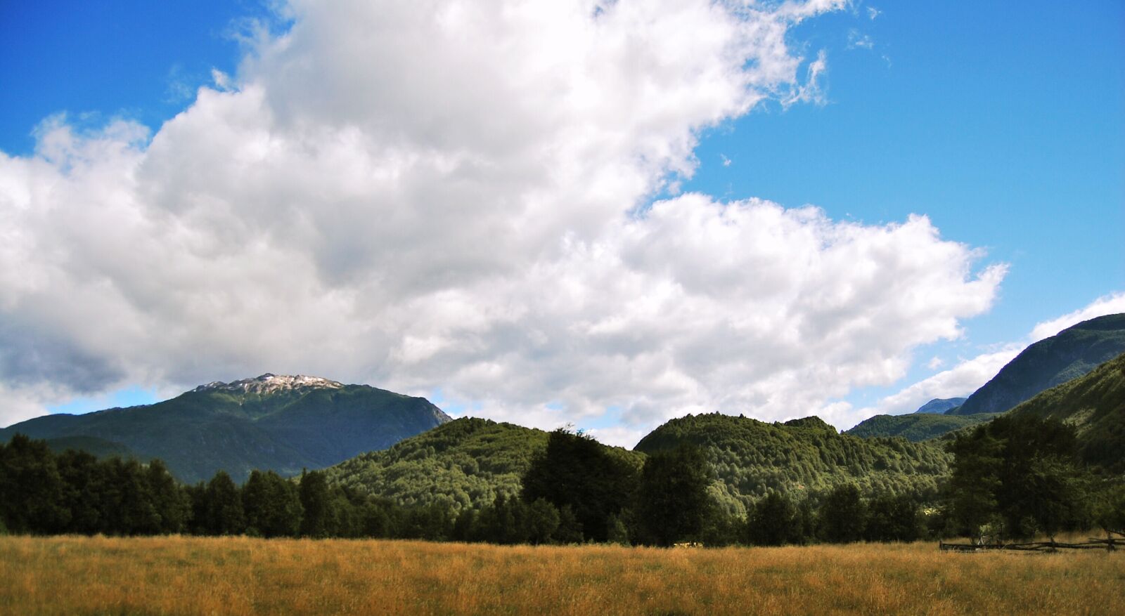 Nikon D40 sample photo. Mountains, palena, clouds photography