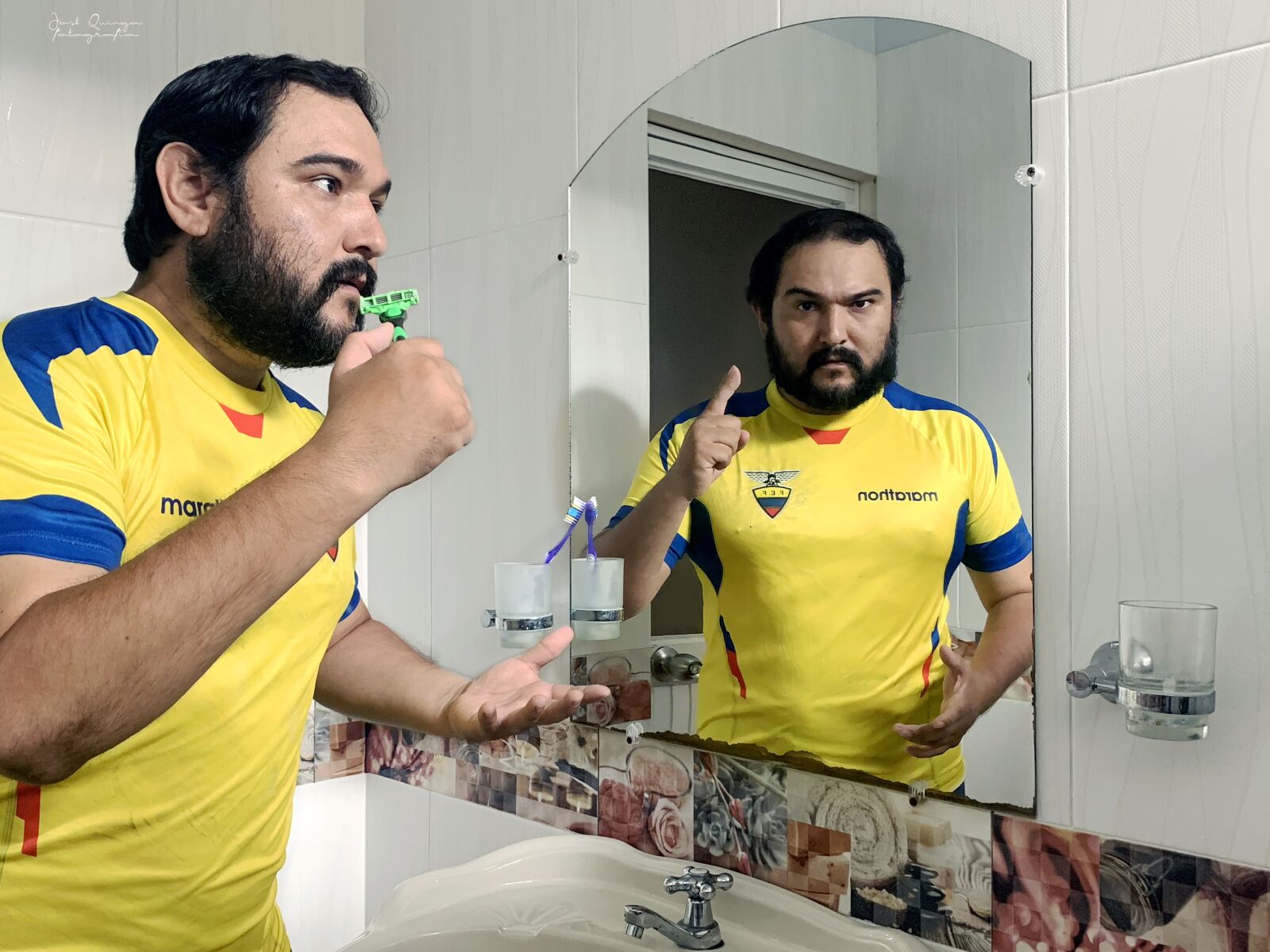 Apple iPhone XS sample photo. Beard, to shave, mirror photography