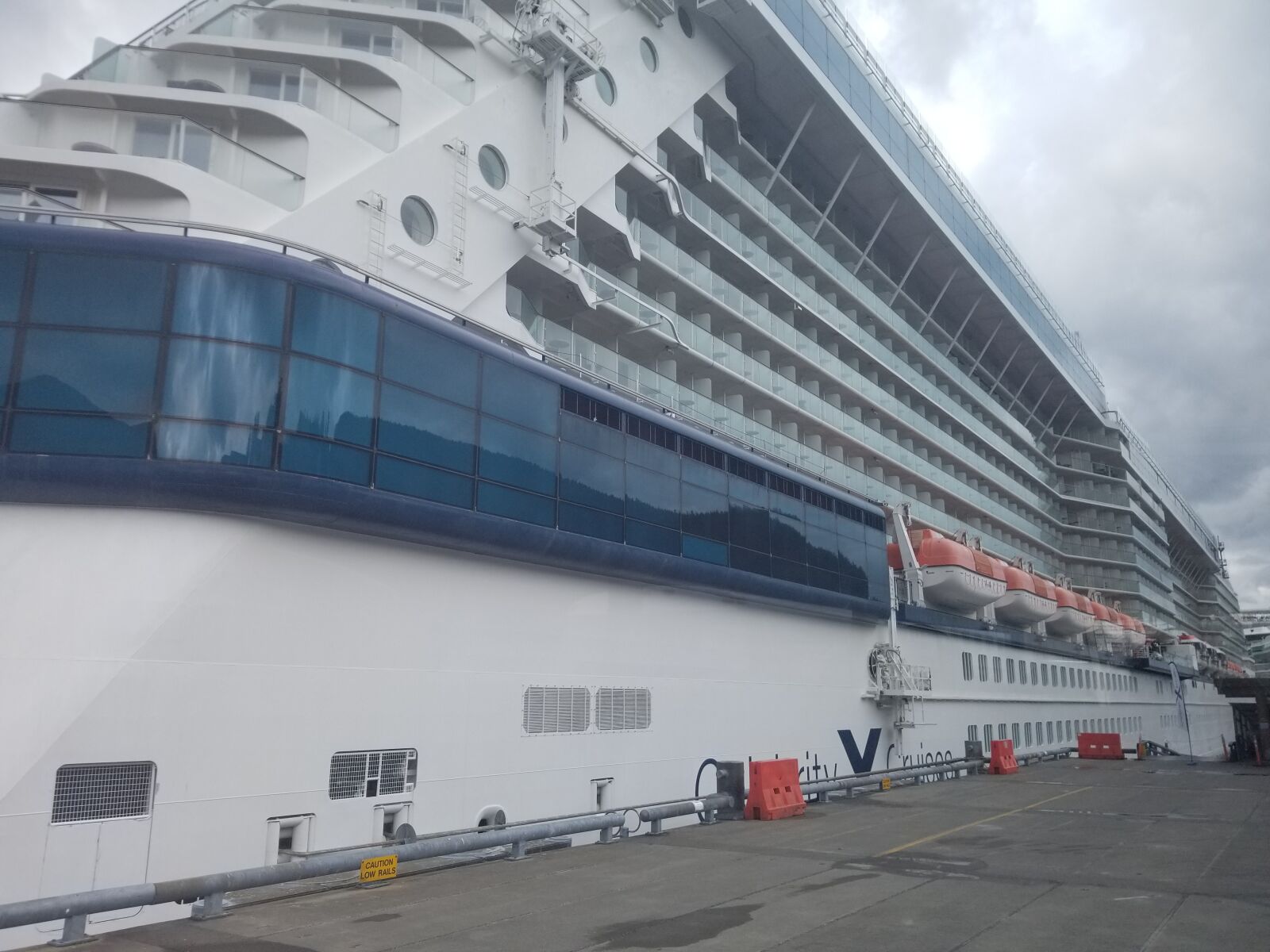 Samsung Galaxy S8+ sample photo. Cruise, cruise ship, ship photography