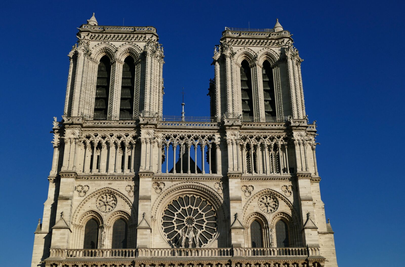 Panasonic Lumix DMC-FZ1000 sample photo. Notre-dame, architecture, church photography