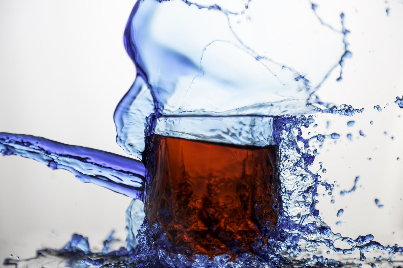 Canon EF 24-105mm F4L IS USM sample photo. Red, water, blue, colorful photography