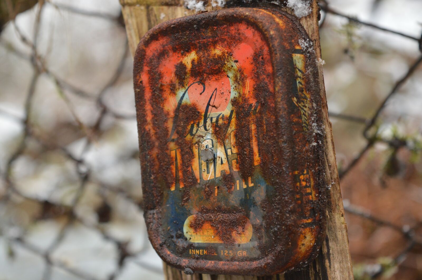 Nikon D3200 sample photo. Rusty, jar, old photography