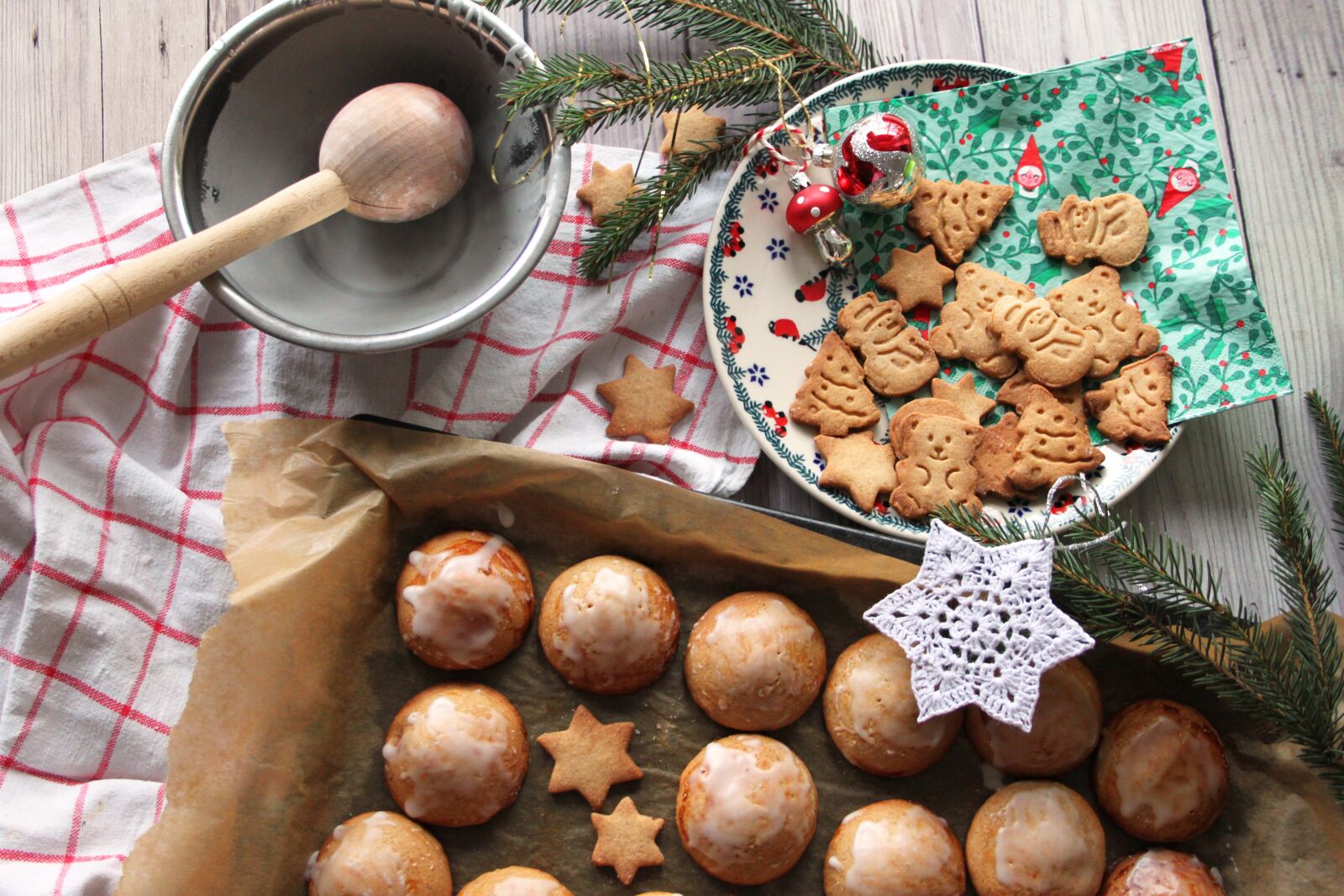 Canon EOS 500D (EOS Rebel T1i / EOS Kiss X3) sample photo. Christmas, cookies, cakes photography
