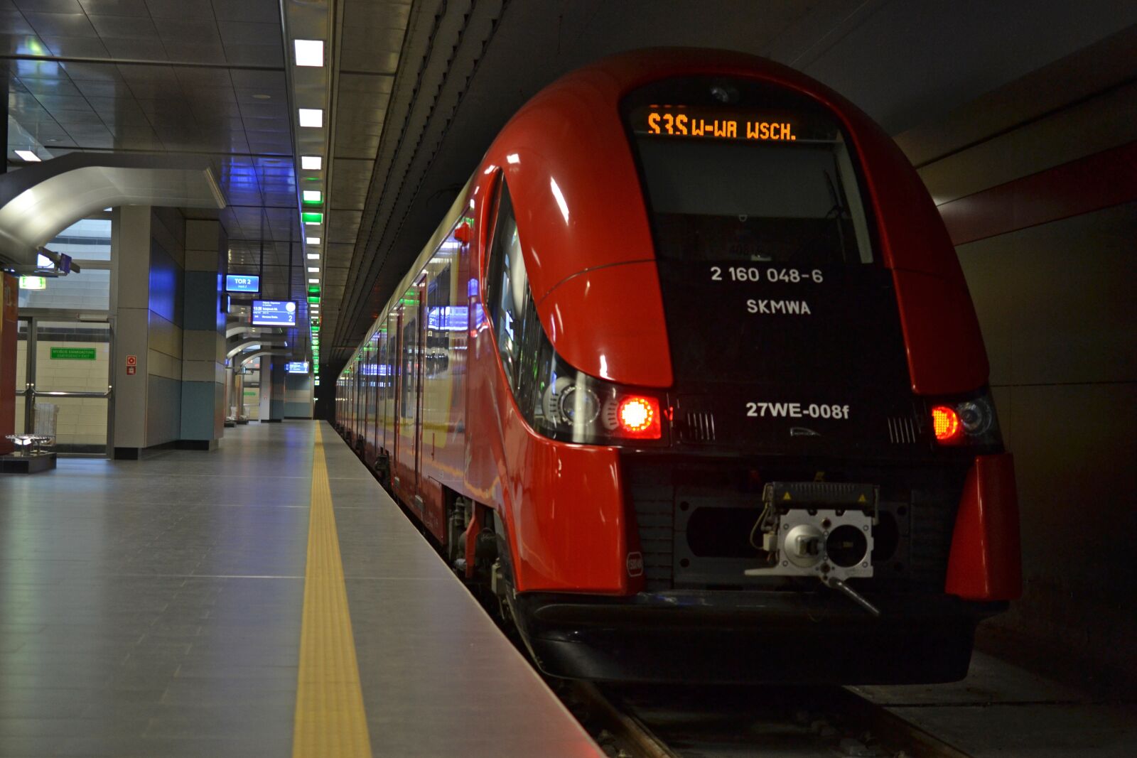 Nikon D3100 sample photo. Train, metro, the station photography