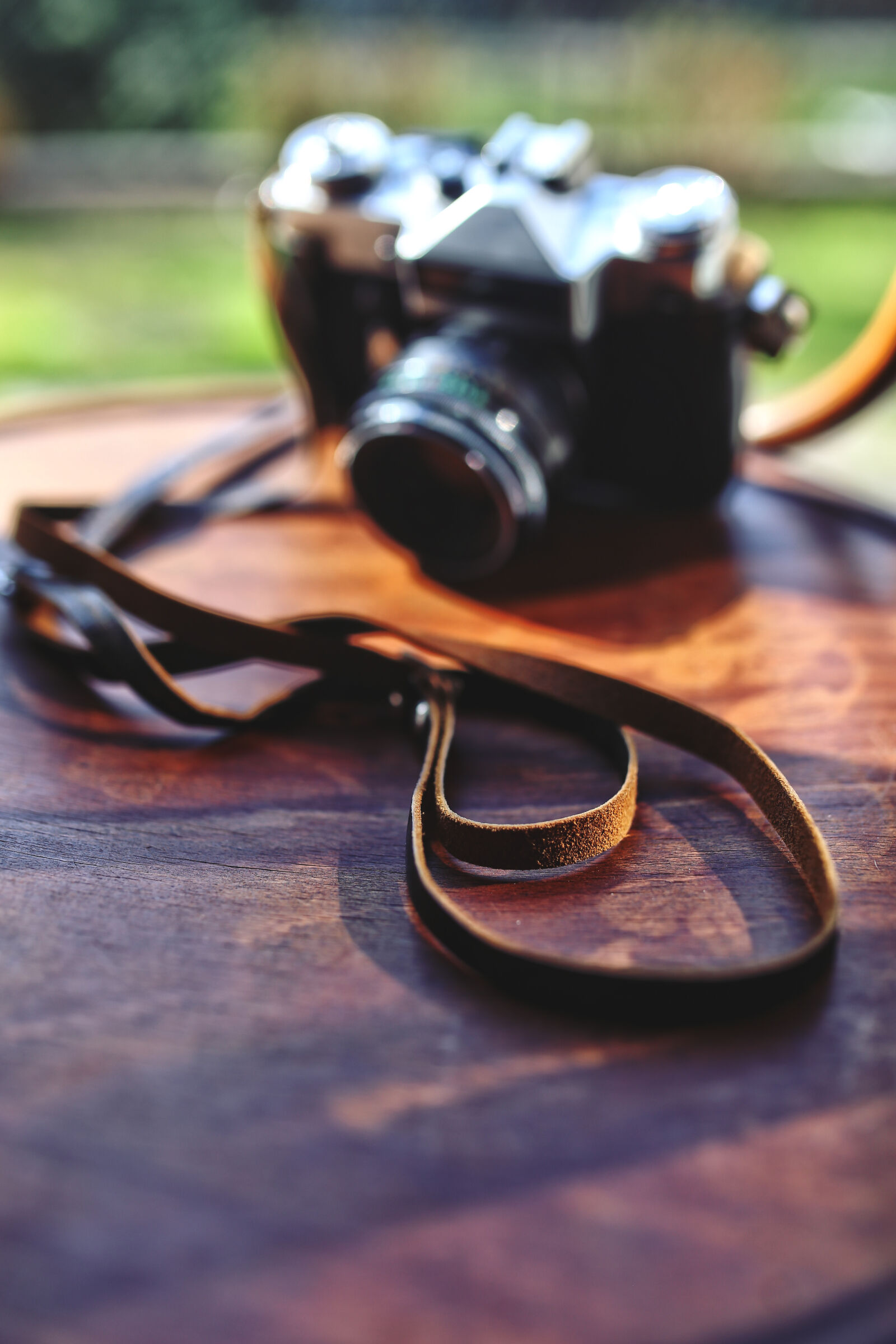 Canon EOS 6D sample photo. Camera, vintage, wooden, old photography