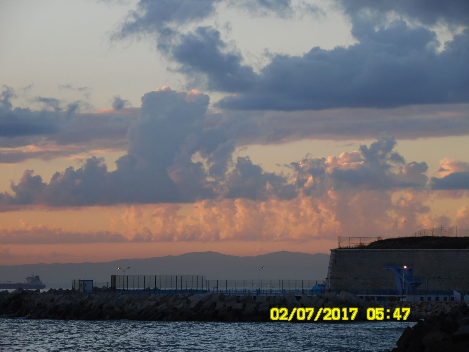 Samsung WB1100F/WB1101F/WB1102F sample photo