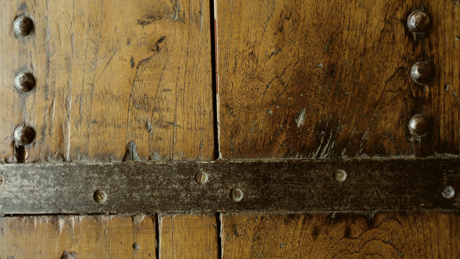 LG G5 sample photo. Wooden door, nailed, old photography