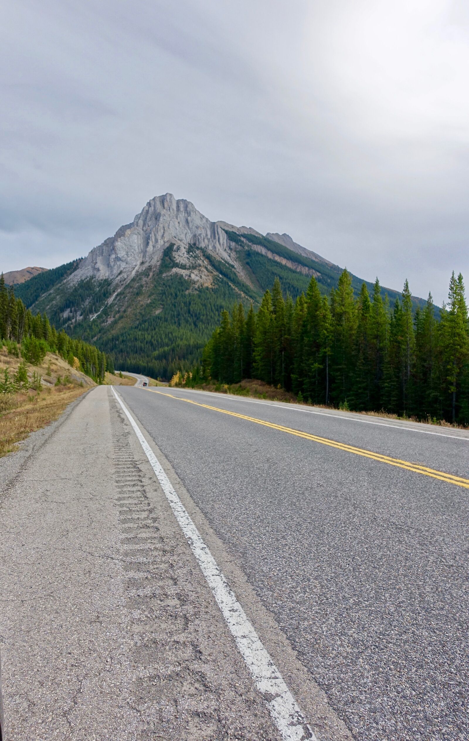 Sony Cyber-shot DSC-RX100 III sample photo. Road, highway, perspective photography