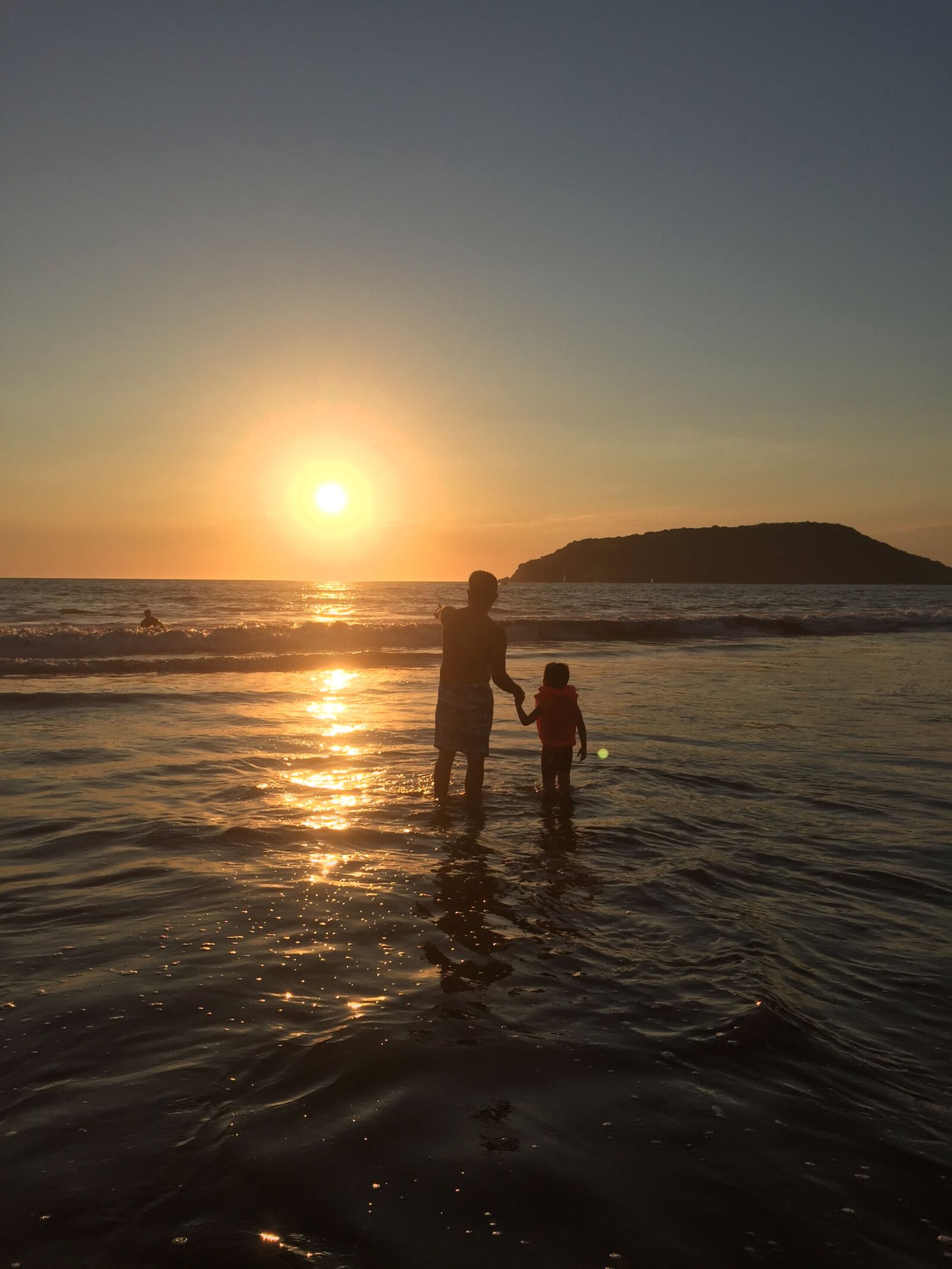 iPhone 6 back camera 4.15mm f/2.2 sample photo. Beach, family, father, son photography