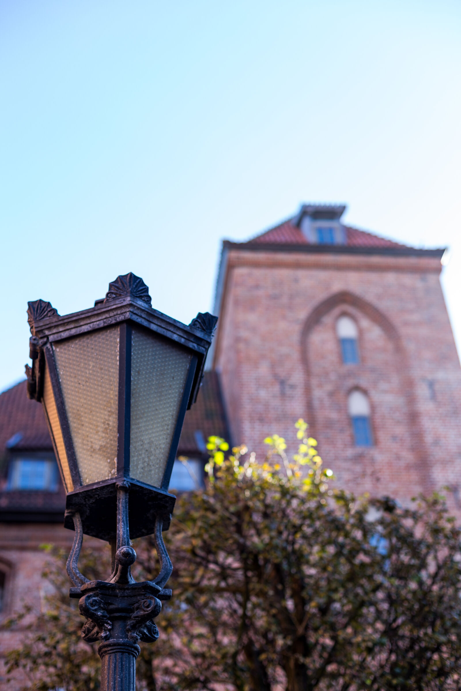 Canon EOS 6D + Canon EF 50mm F1.4 USM sample photo. Architecture, gdansk, lantern, light photography