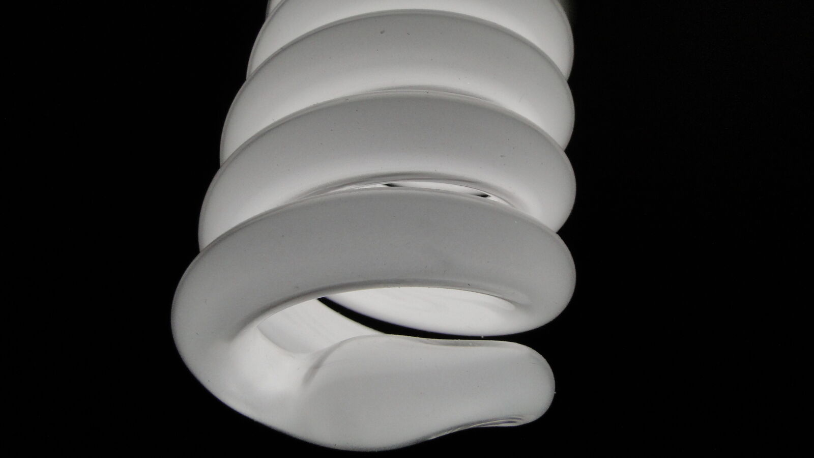 Sony Cyber-shot DSC-HX1 sample photo. Black, background, light, bulb photography