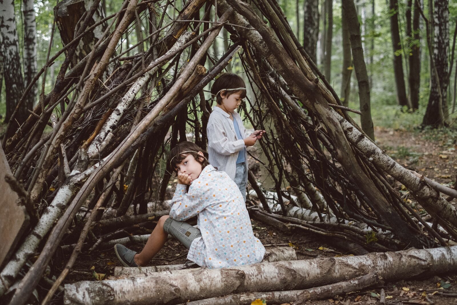 Fujifilm X-T2 + Fujifilm XF 35mm F1.4 R sample photo. Hut, forest, kids photography