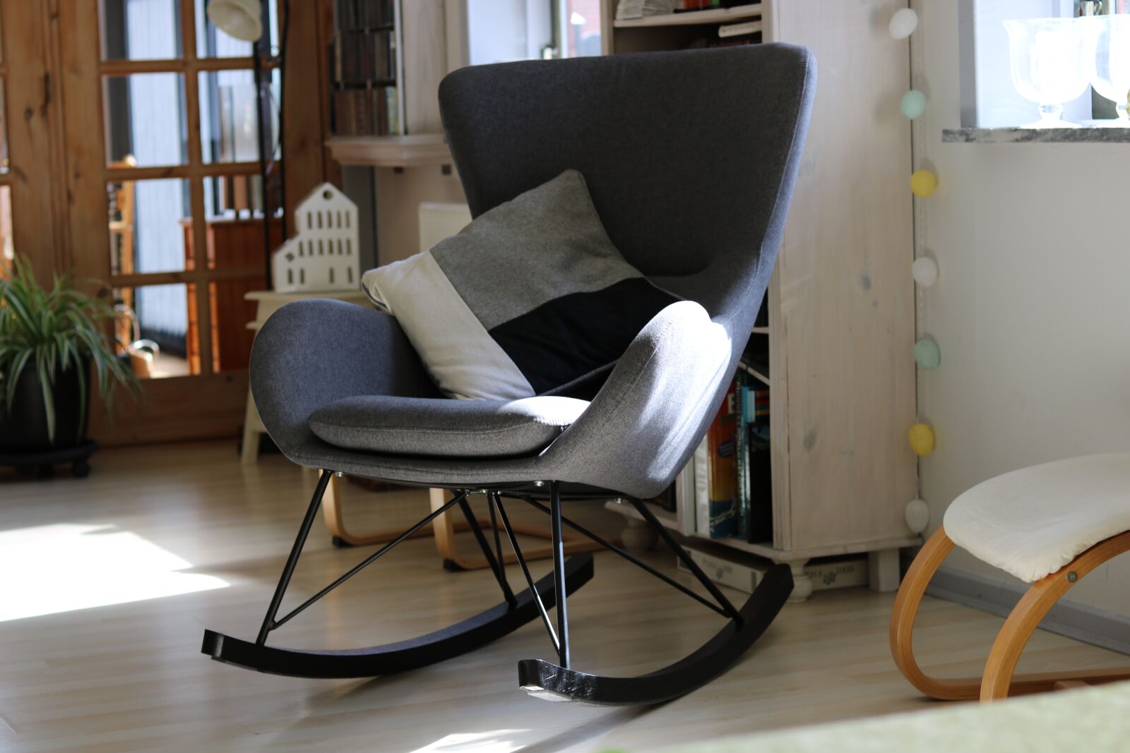 Canon EOS 750D (EOS Rebel T6i / EOS Kiss X8i) sample photo. Chair, home, furniture photography