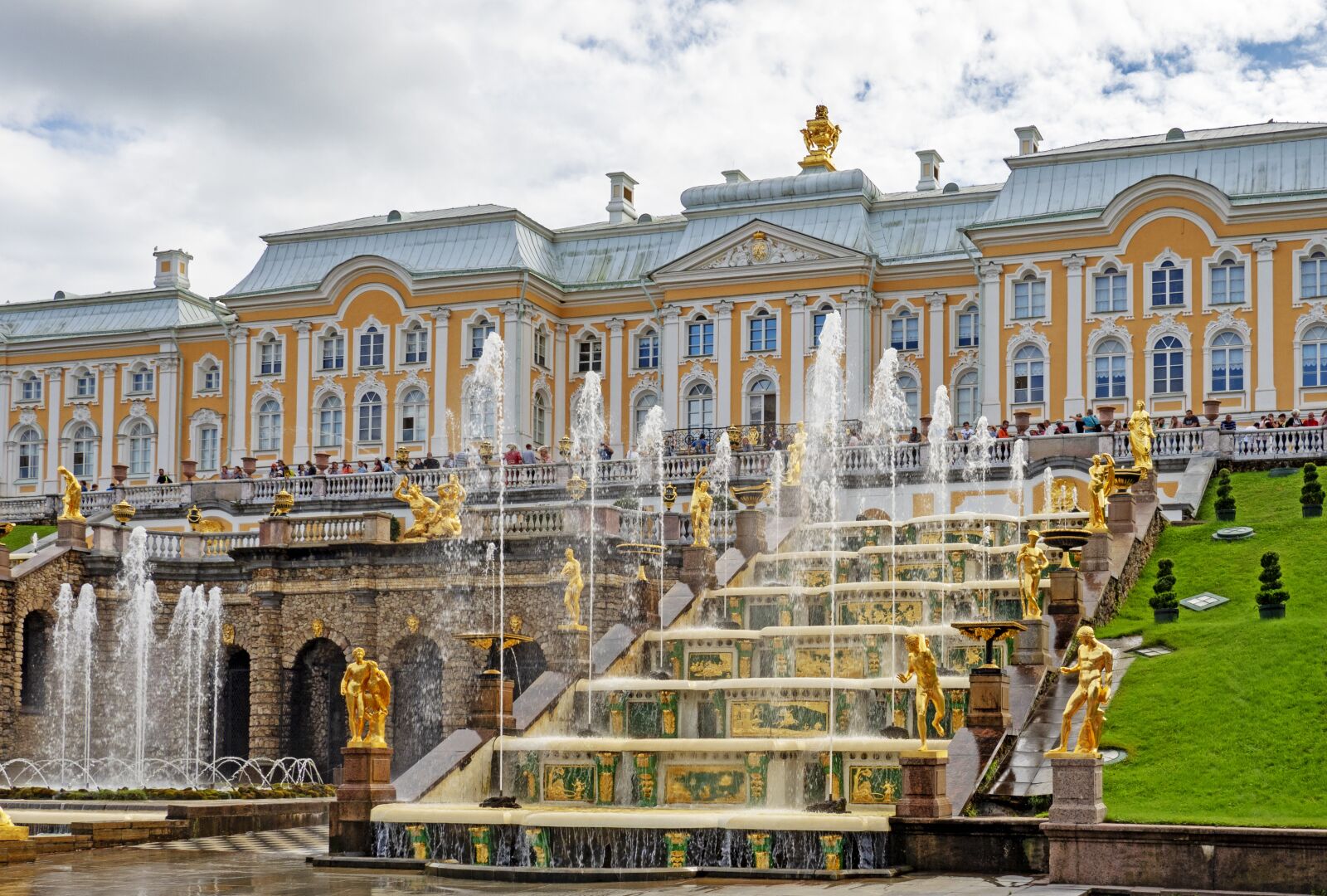 Olympus M.Zuiko Digital ED 12-100mm F4.0 IS Pro sample photo. Russia, peterhof, st photography