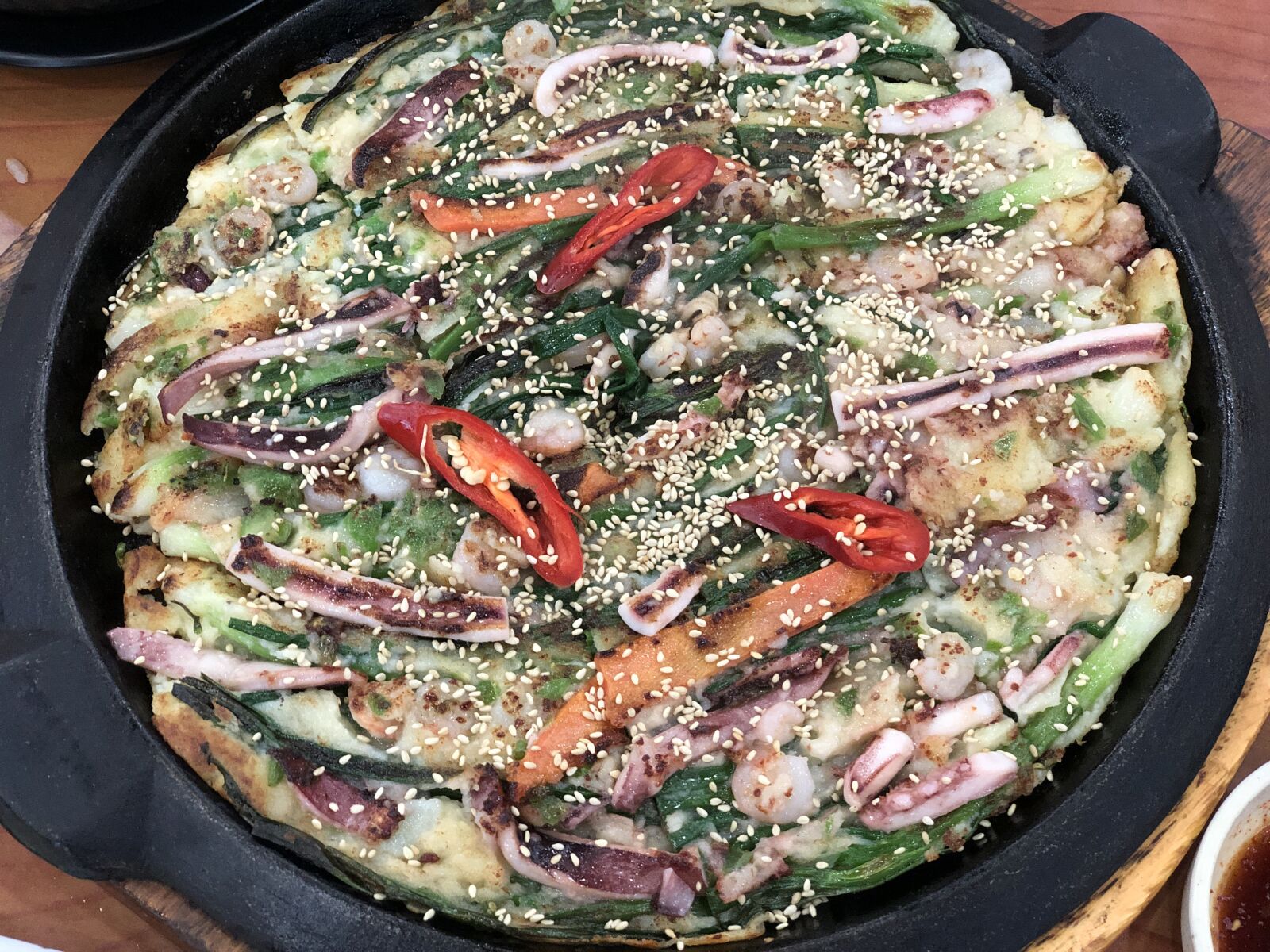 iPhone X back dual camera 6mm f/2.4 sample photo. Korean pizza, cooking, food photography