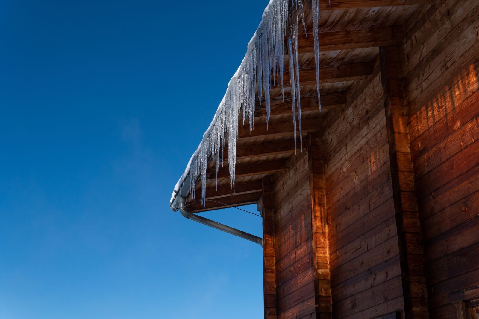 Sony a6300 + 30mm F1.4 DC DN | Contemporary 016 sample photo. Icicle, ice, cold photography