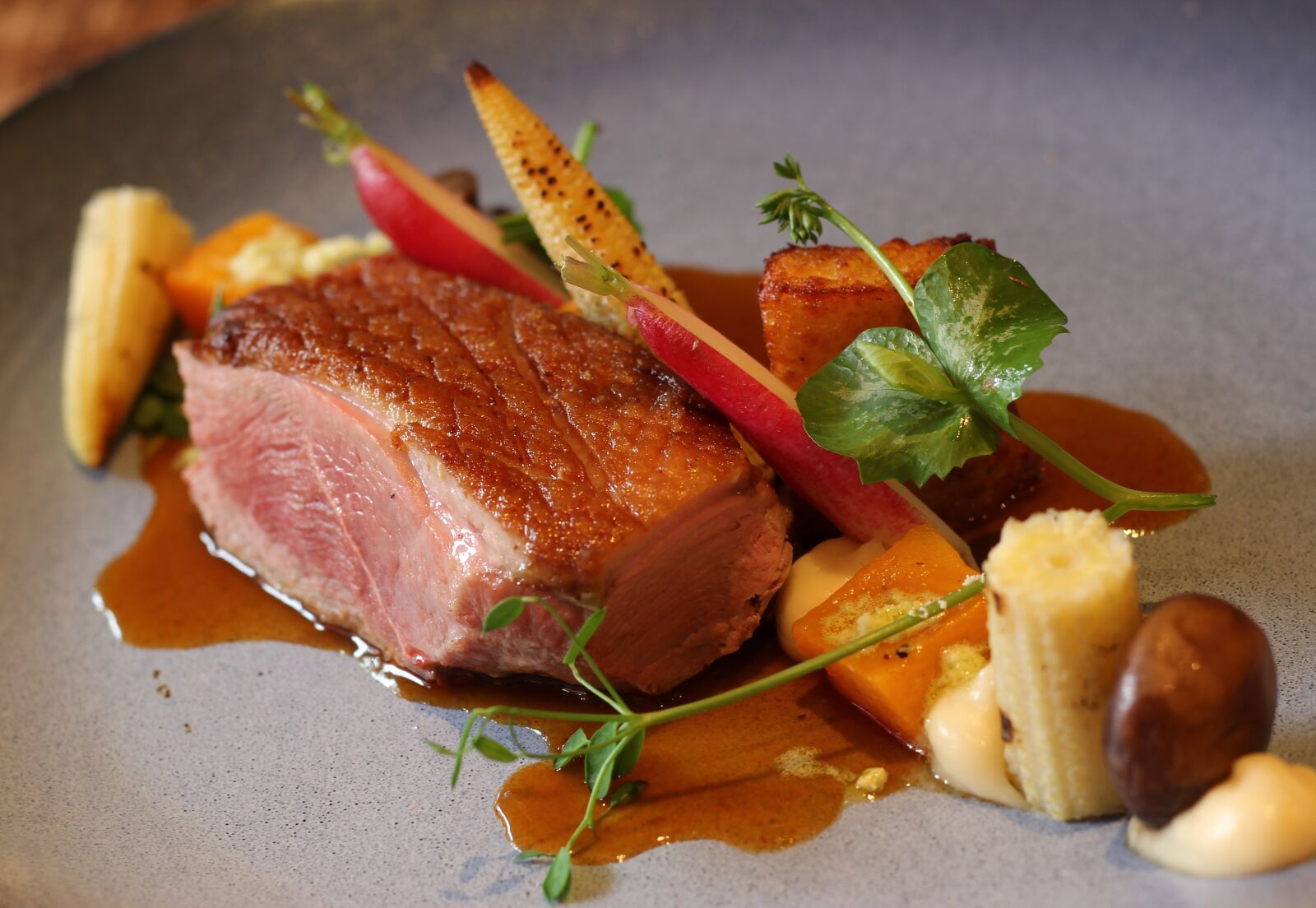 Canon EOS 60D + Canon EF 50mm F1.8 STM sample photo. Diner, duck, gourmet photography
