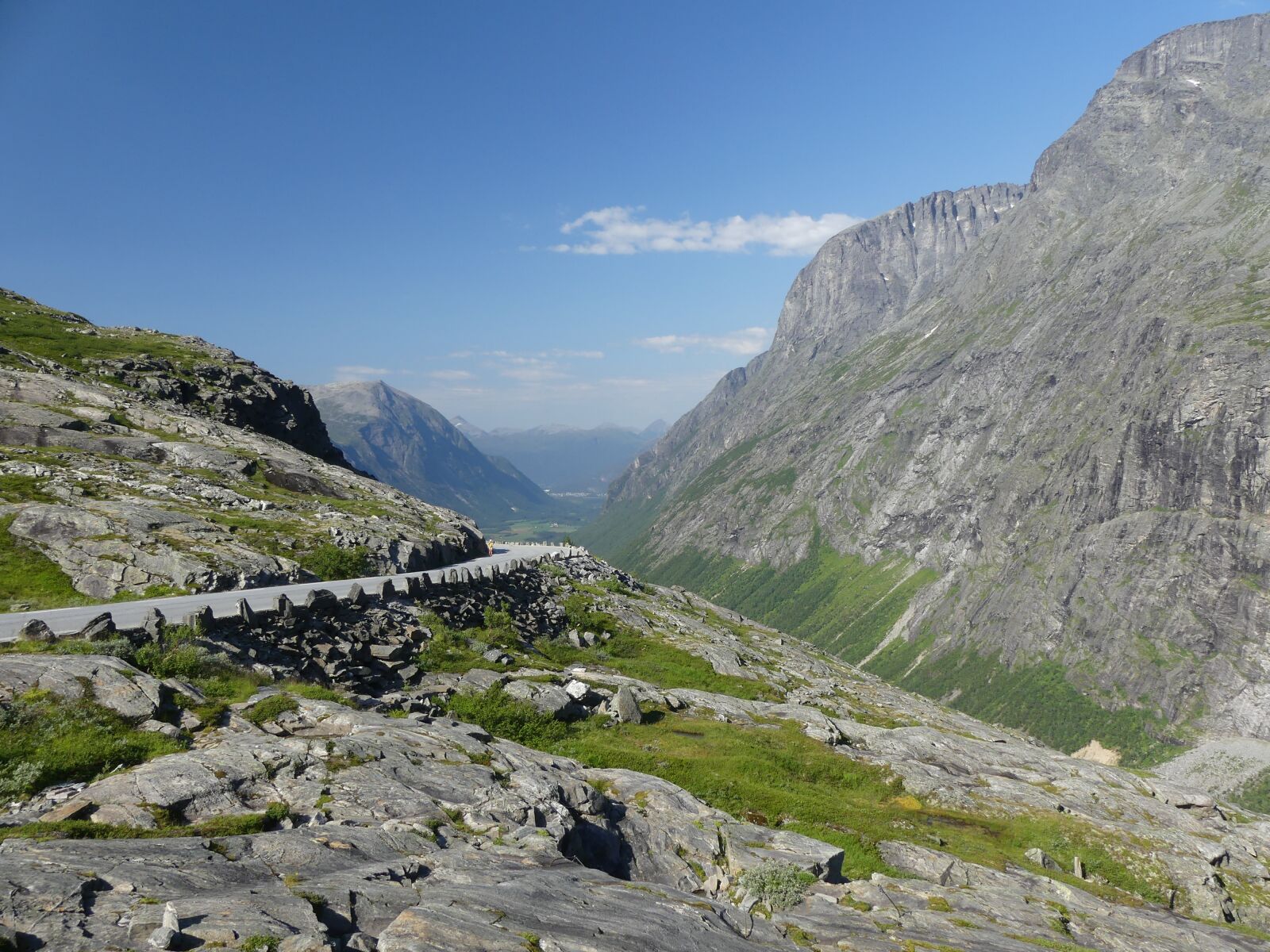 Panasonic Lumix DMC-FZ300 sample photo. Trollstigen, norway, road photography