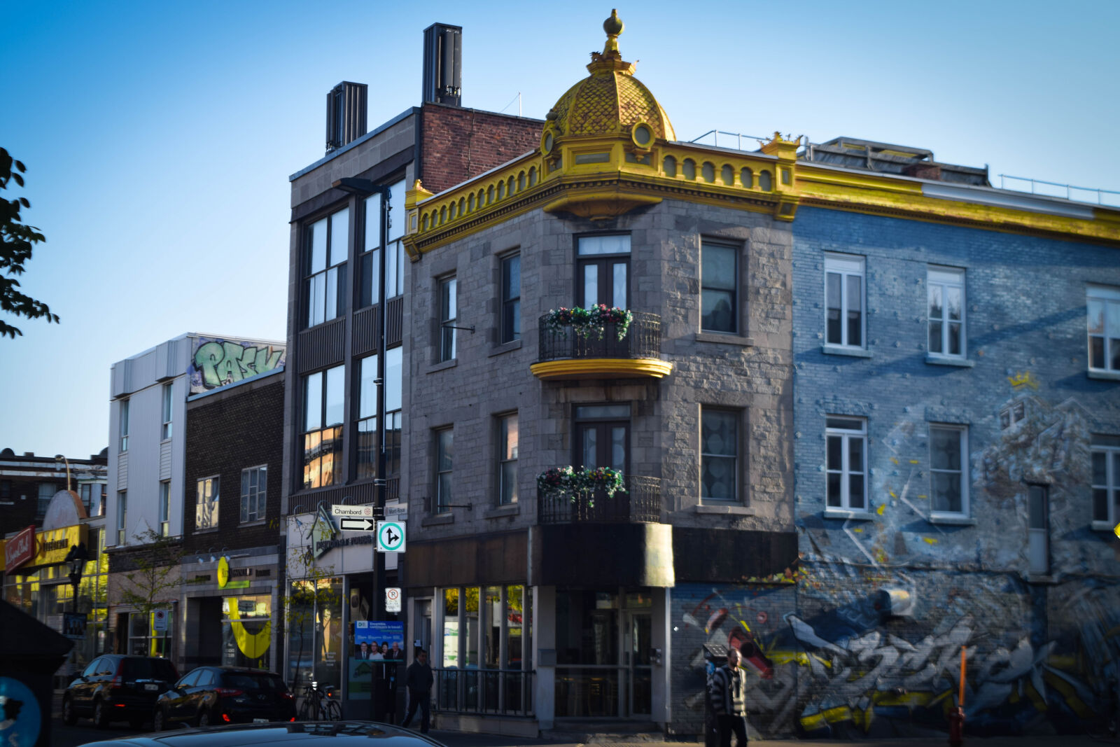 Nikon D3300 sample photo. City, front, grafitti, old photography