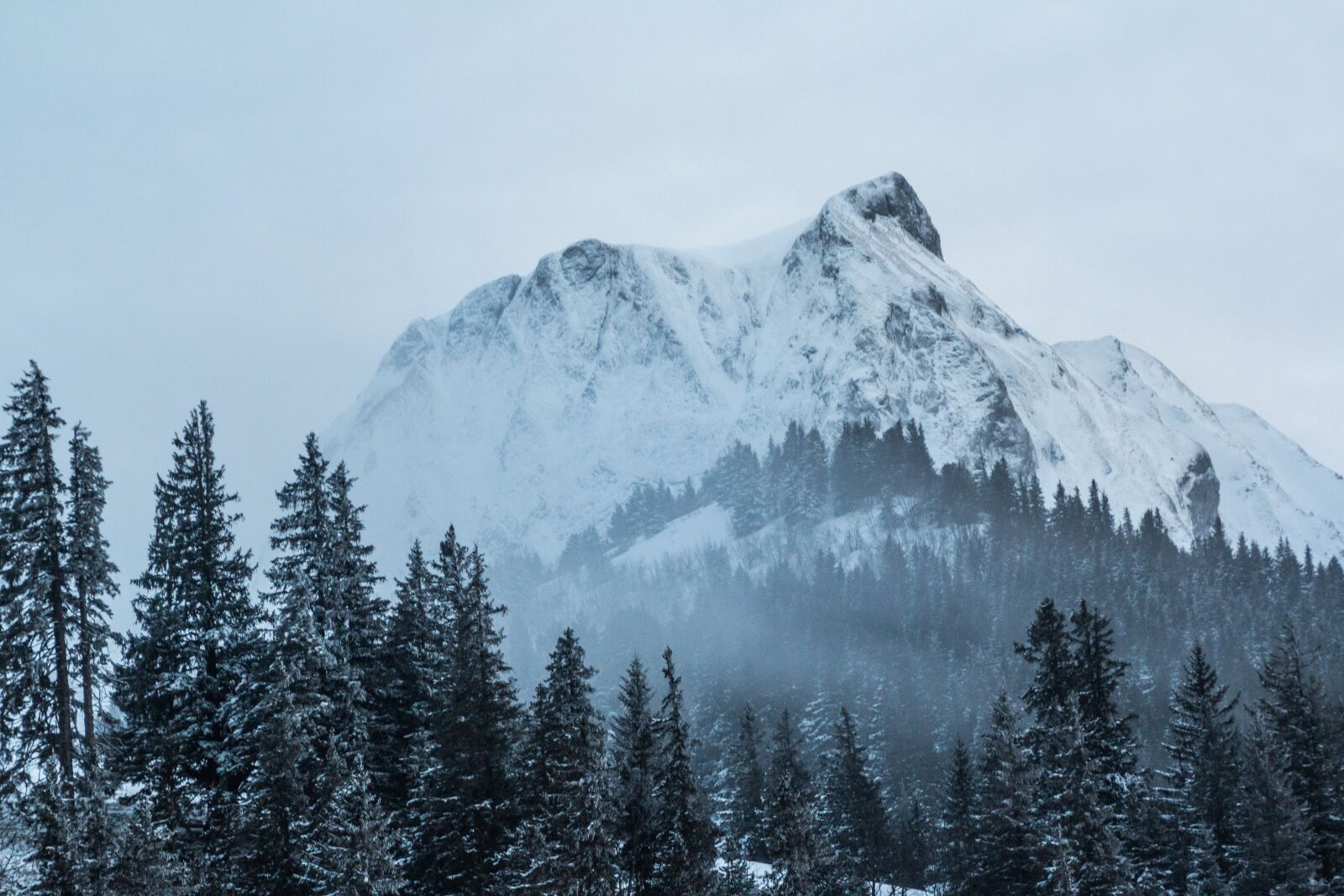 Canon EOS 70D sample photo. Snow, mountain, gantrisch photography