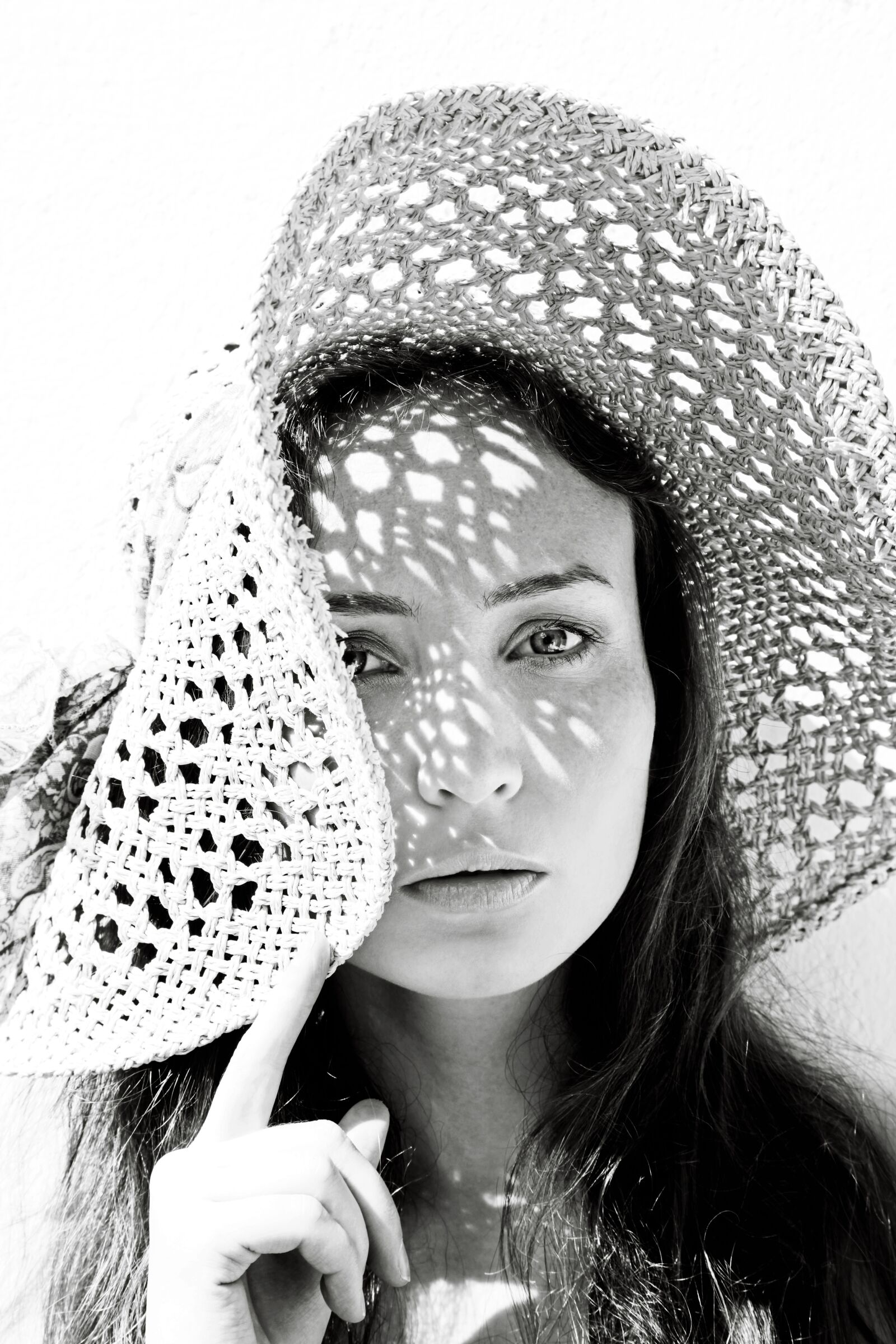 Canon EOS 5D Mark II sample photo. Black and white, shadow photography