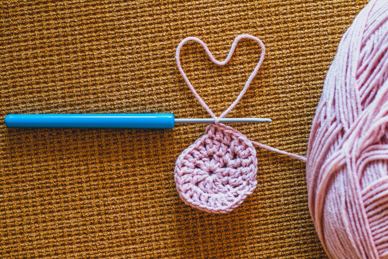 Canon EOS 1300D (EOS Rebel T6 / EOS Kiss X80) sample photo. Handmade, crochet, yarn photography