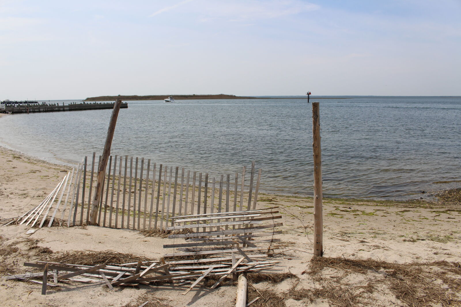 Canon EOS 100D (EOS Rebel SL1 / EOS Kiss X7) sample photo. Beach, fence, sea, summer photography
