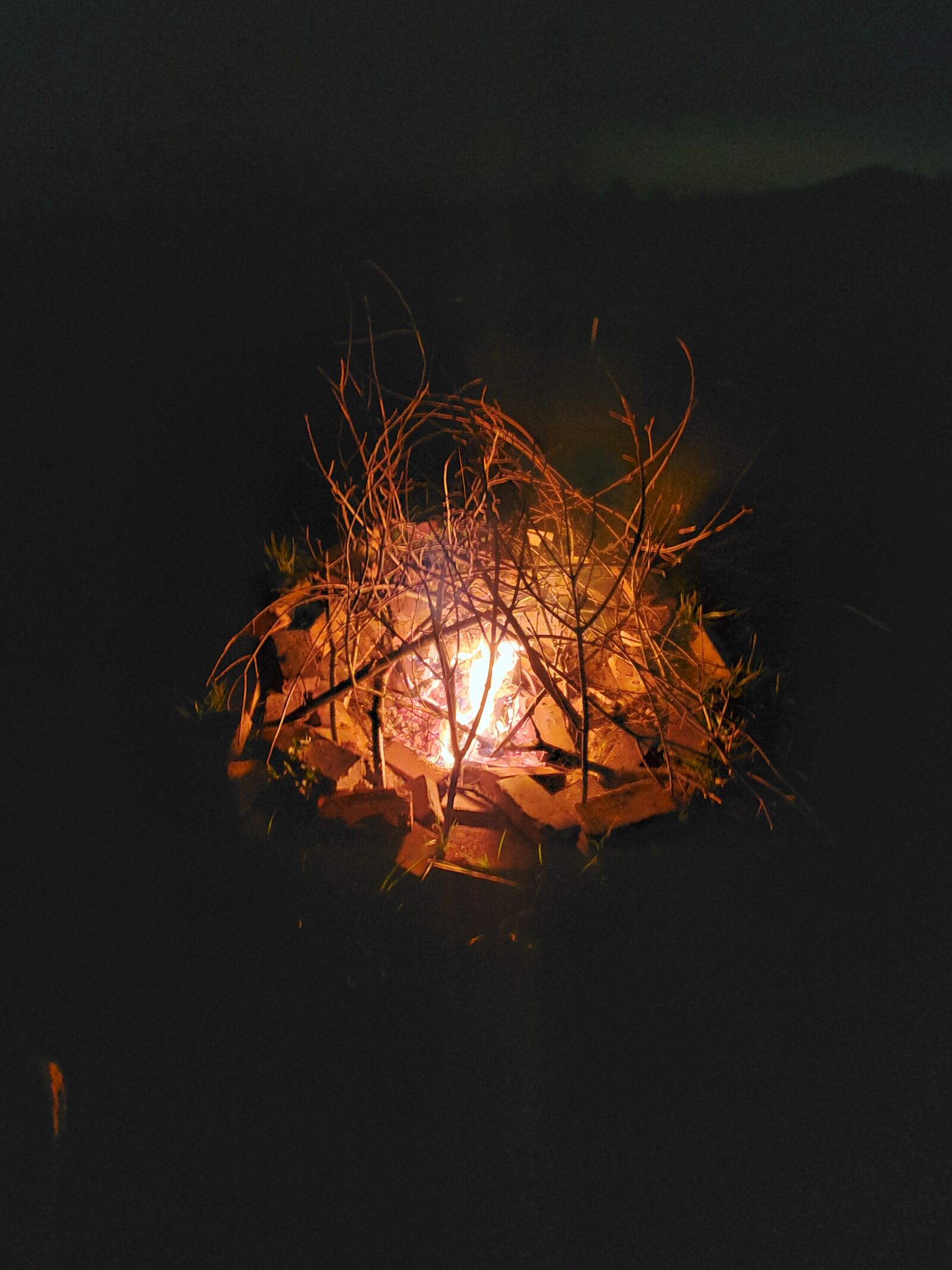 Samsung Galaxy S10 sample photo. Fire, campfire, fire spirit photography