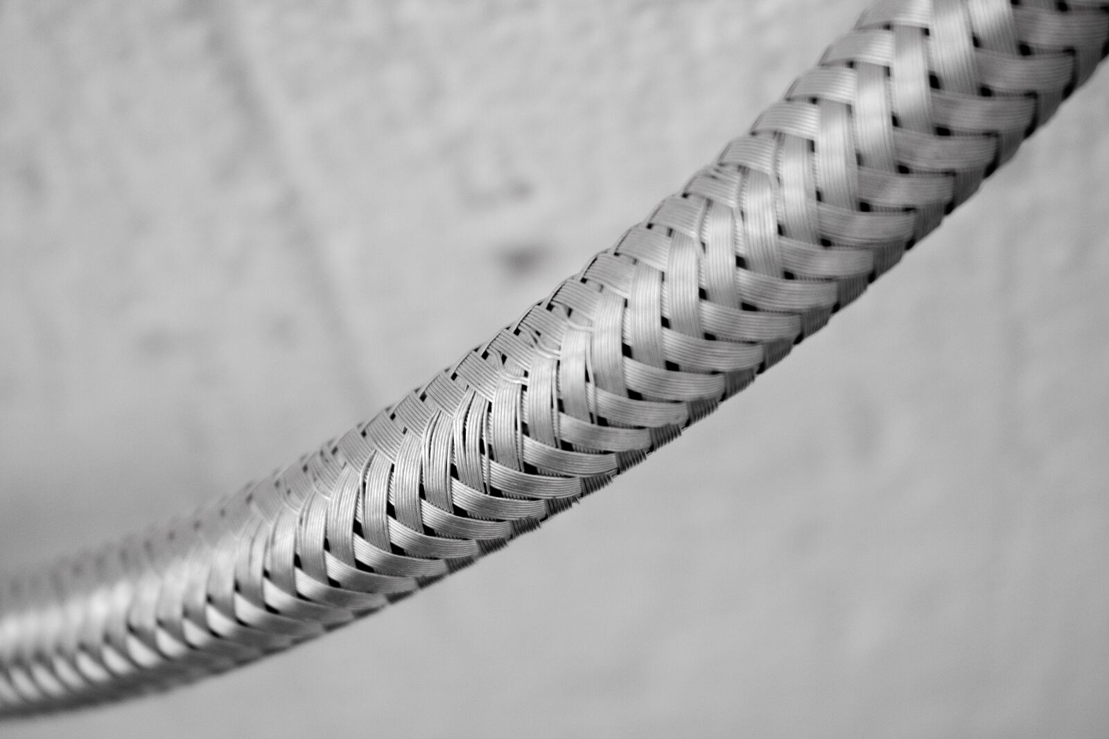 Canon EOS 750D (EOS Rebel T6i / EOS Kiss X8i) sample photo. Steel, metal, tube photography