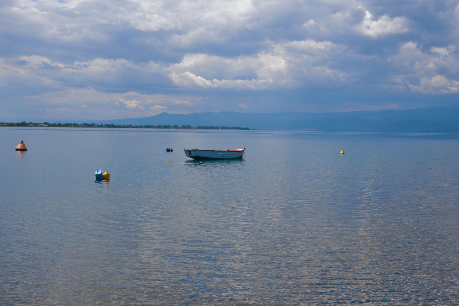 Canon EOS 6D sample photo. Boat, lake, cloud photography