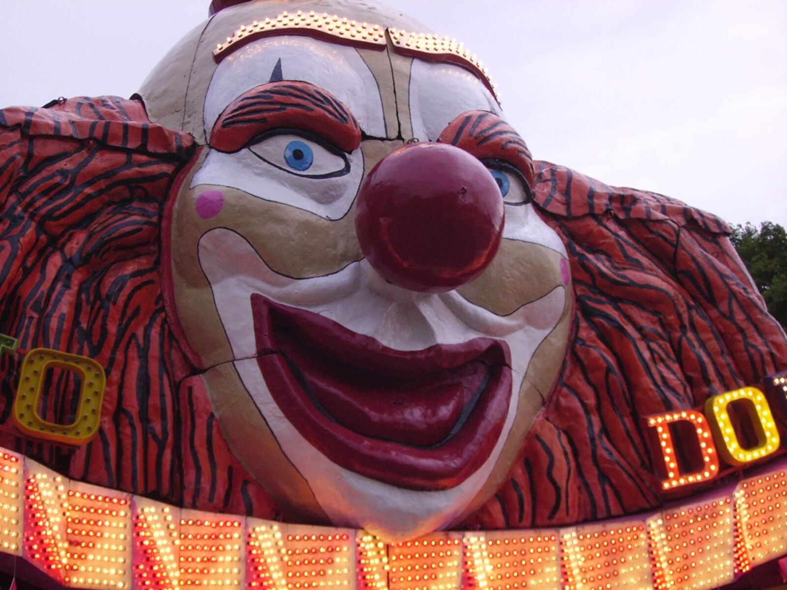 Acer CE-5330 sample photo. Clown, mask, figure photography