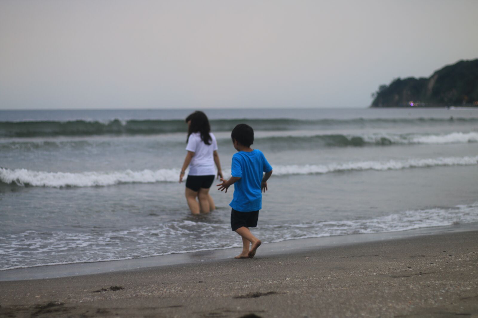 Canon EOS 70D + Canon EF 50mm F1.8 STM sample photo. Kamakura, the sea, cloudy photography