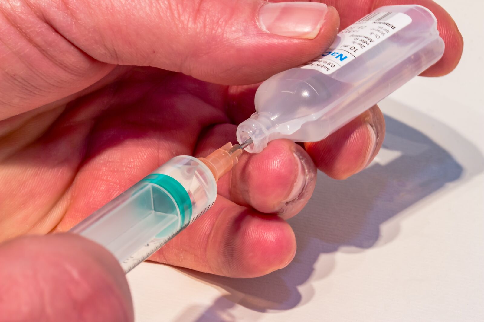 Canon EOS 650D (EOS Rebel T4i / EOS Kiss X6i) sample photo. Syringe, needle, disposable syringe photography