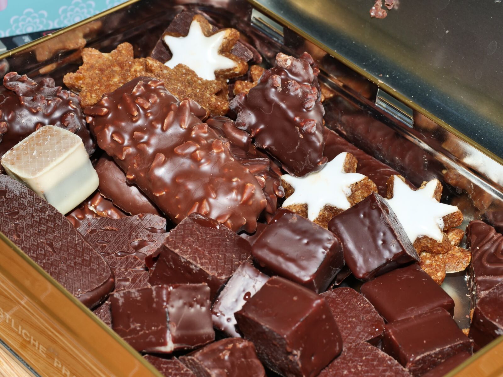 Panasonic Lumix DC-G9 sample photo. Gingerbread, diversity, advent photography
