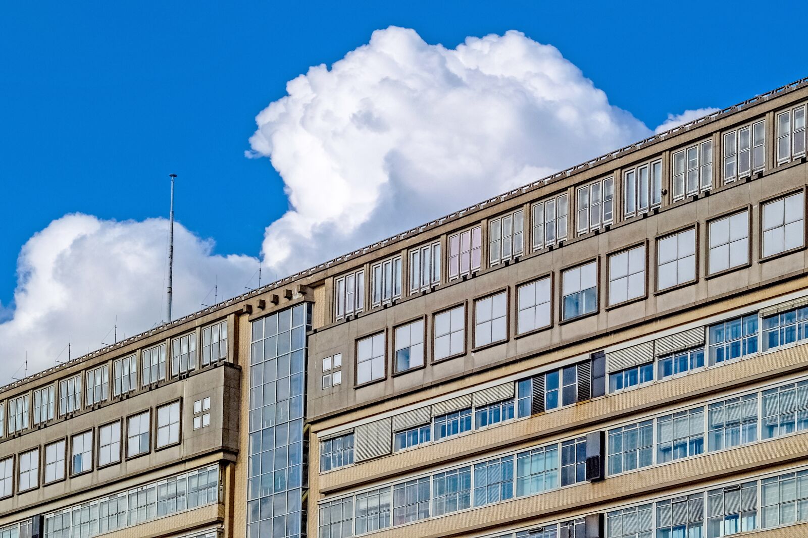 Fujifilm X30 sample photo. Building, ancient, hospital photography