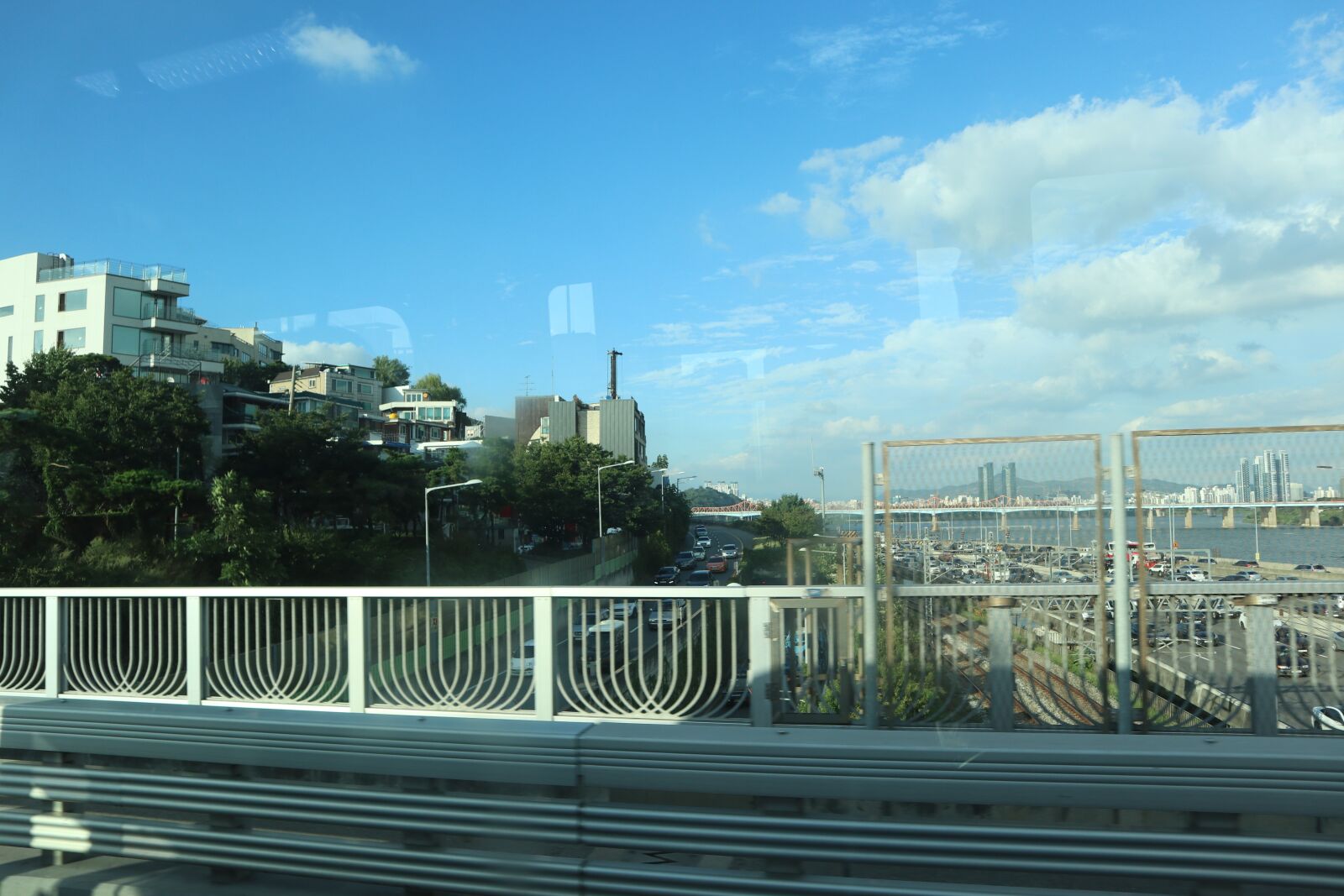 Canon EF-M 15-45mm F3.5-6.3 IS STM sample photo. Bridge, road, seoul photography
