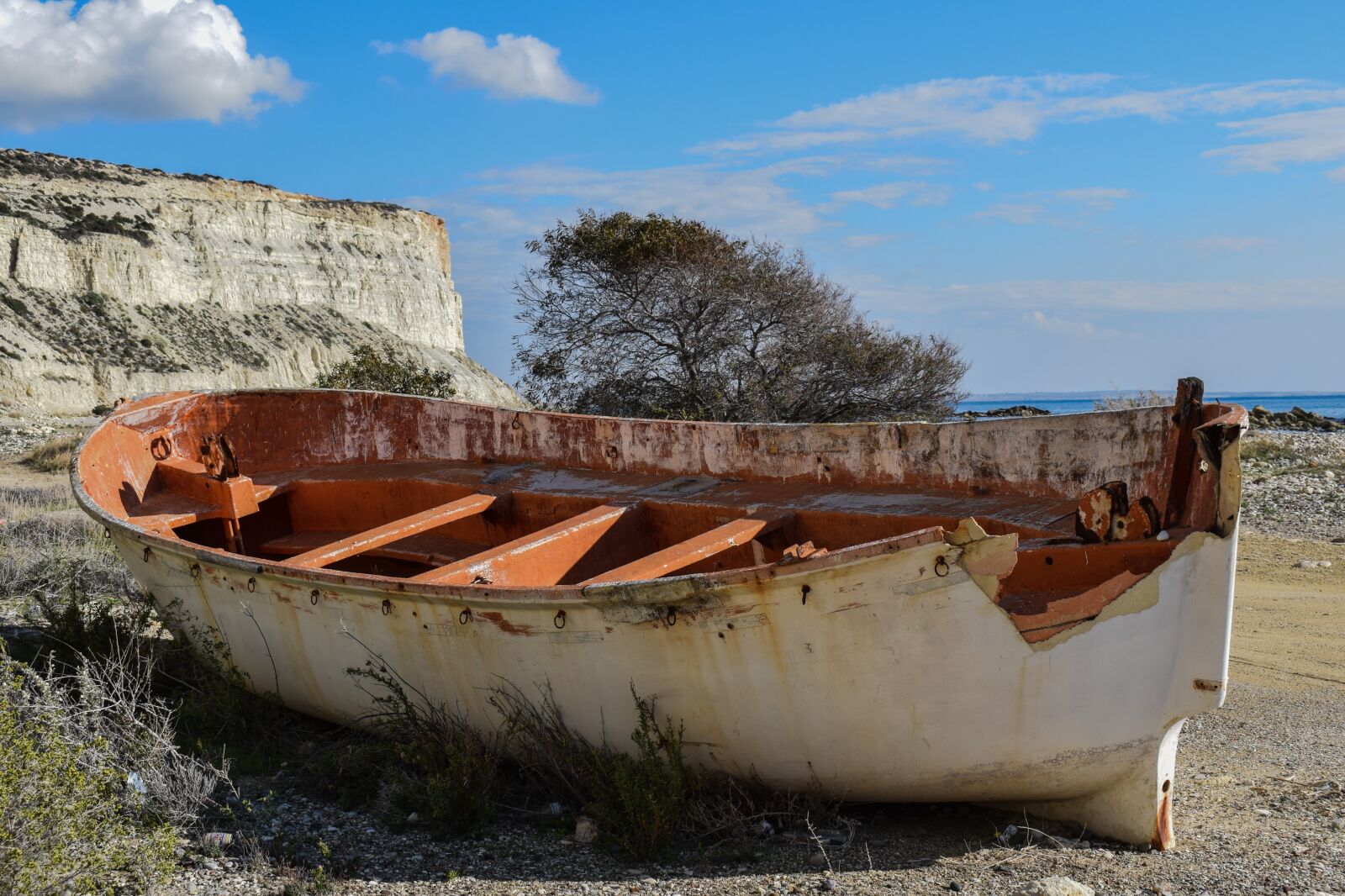 Nikon D3300 sample photo. Boat, weathered, aged photography