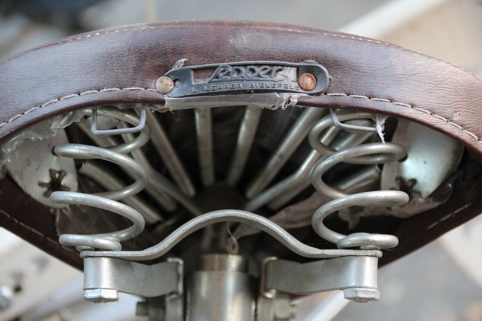 Canon EOS 1200D (EOS Rebel T5 / EOS Kiss X70 / EOS Hi) sample photo. Bike, saddle, wheel photography