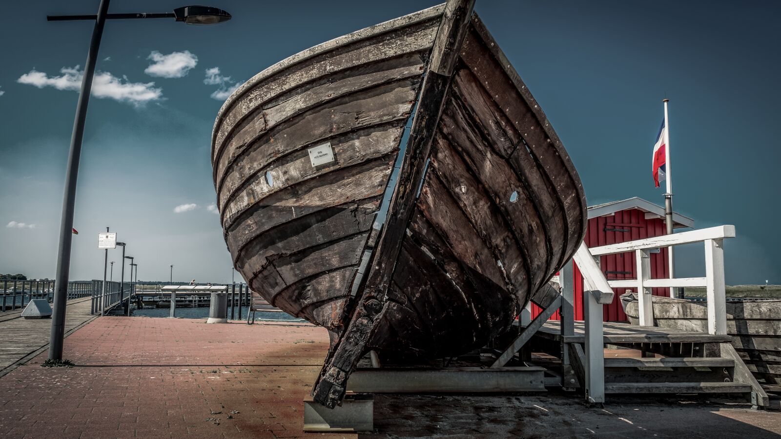 Sony a7 II + Sony FE 28-70mm F3.5-5.6 OSS sample photo. Port, boat, old photography