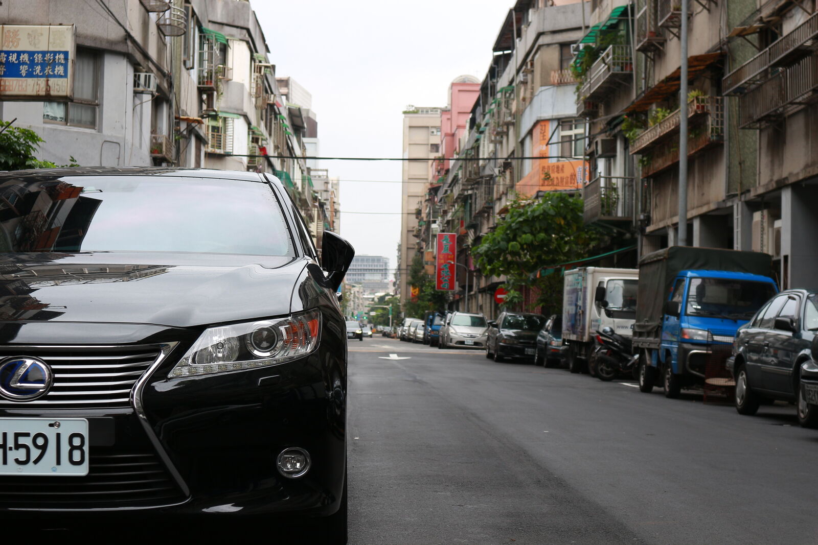 Canon EOS M sample photo. Cars, on, city, street photography