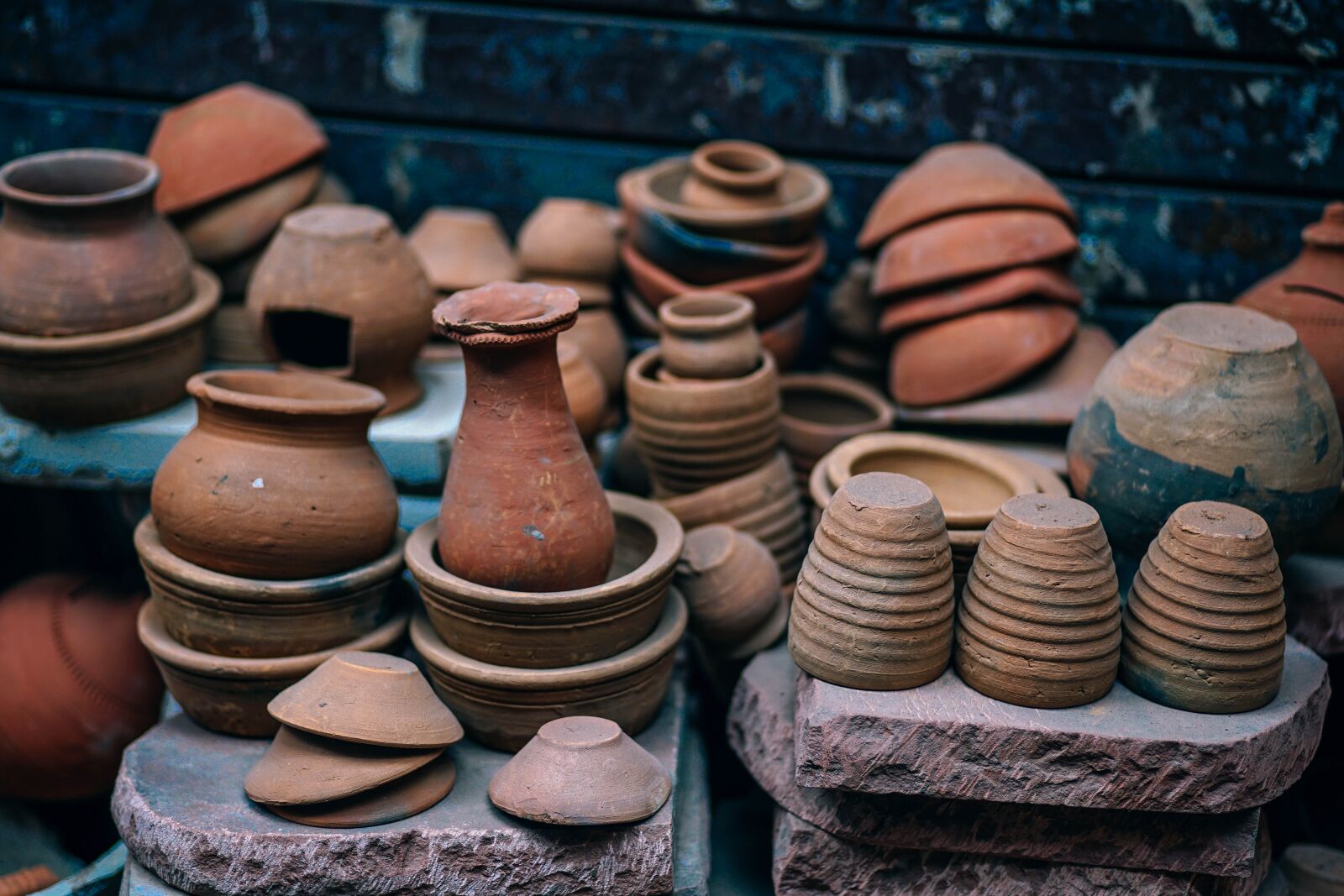 Sony a7 II + DT 85mm F1.8 SAM sample photo. Ancient, pottery, pots photography