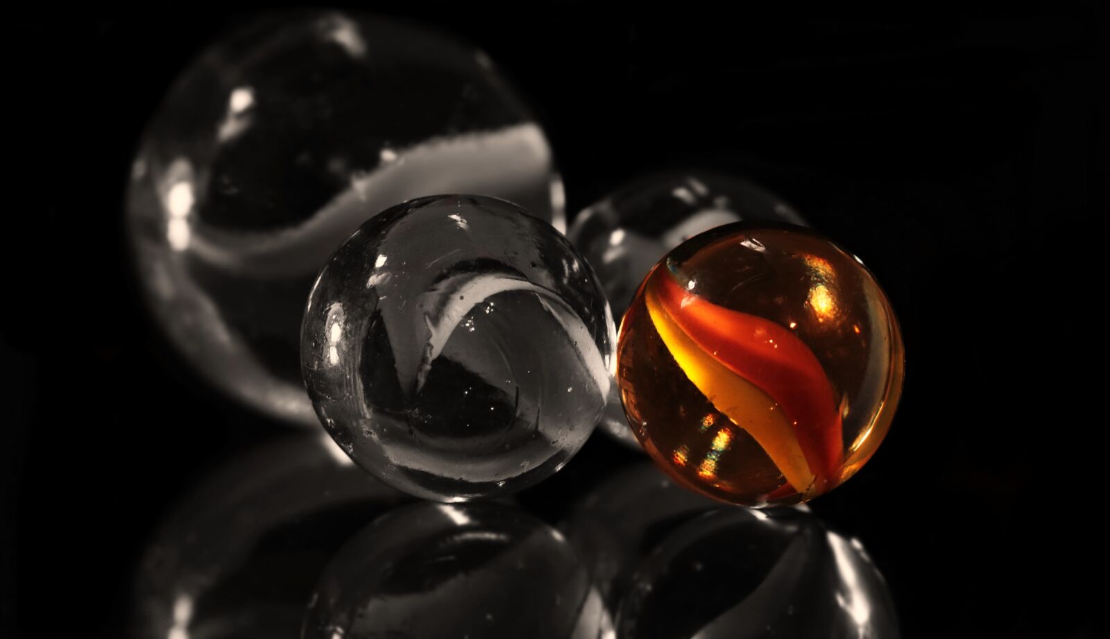 Canon EOS 80D sample photo. Marbles, glaskugeln, glass marbles photography